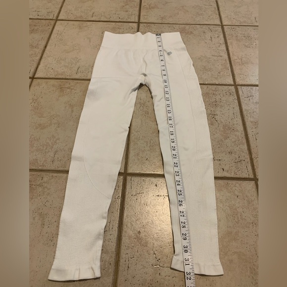 Forever 21 Ribbed Seamless Leggings - Cream, Size S/P - Picture 6 of 6